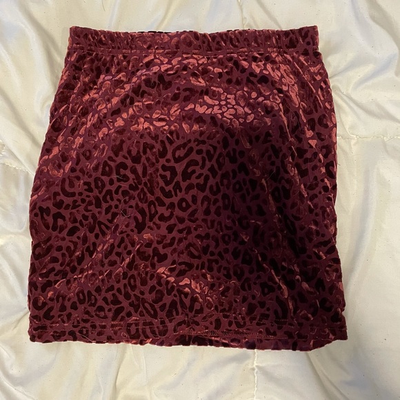 Velvet leopard skirt - Picture 1 of 1